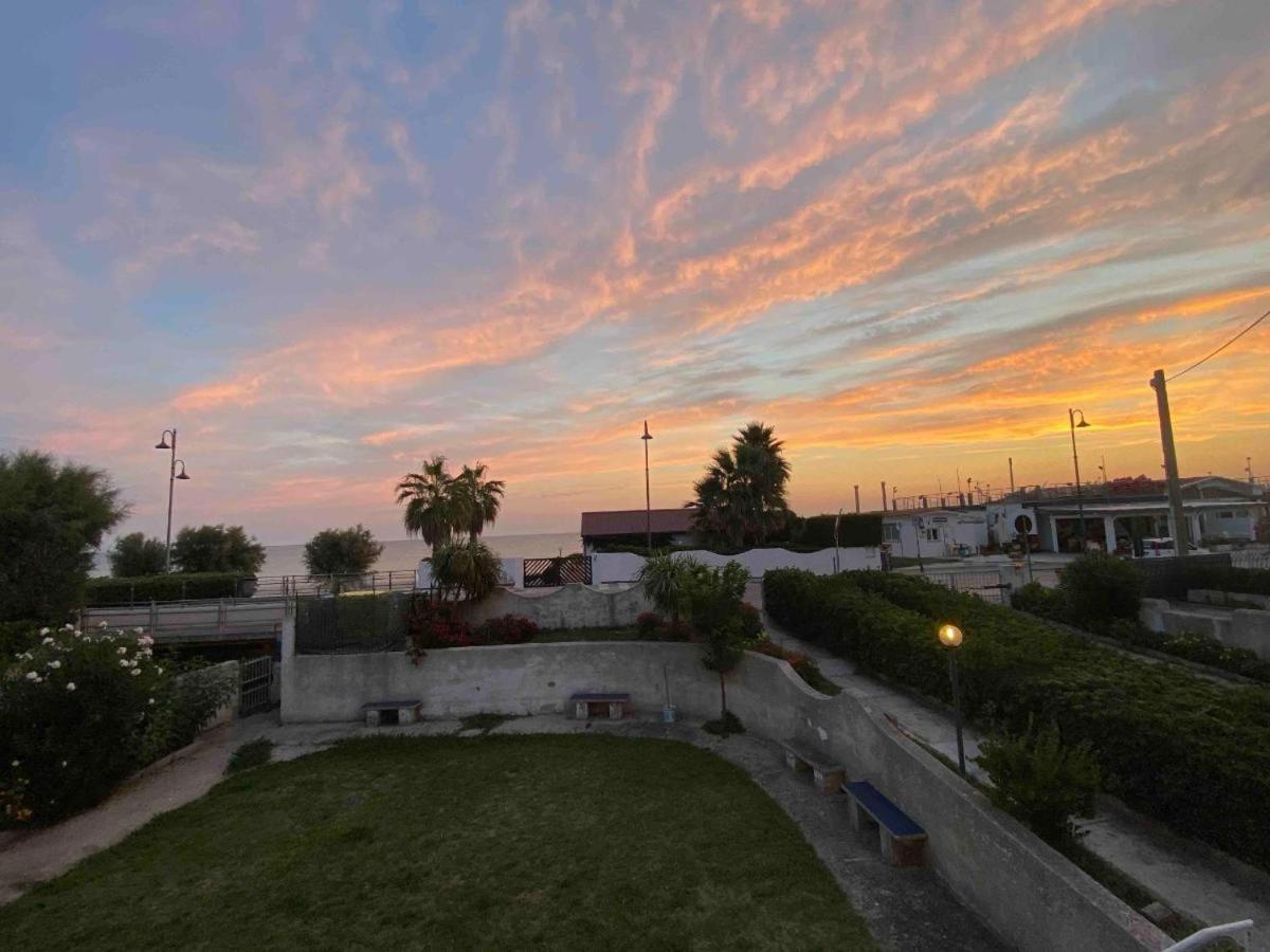 Casa A 20 Metri Dal Mare! Apartment Fossacesia Luaran gambar